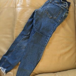Maternity jeans- Old Navy ✨distressed hem✨ rockstar super skinny 12